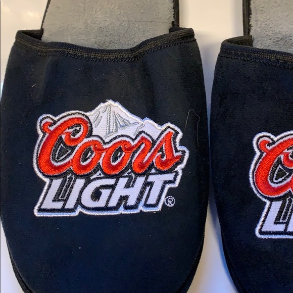 🌟HOST PICK!🌟Free Add-on Unisex Coors Light Slippers - Picture 2 of 3